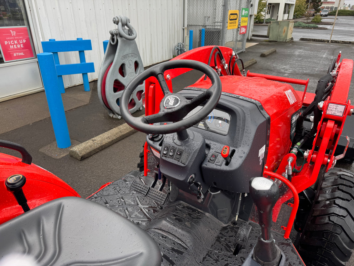 DK4720 SEH Kioti Tractor and KL5521 Loader