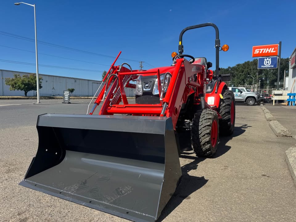 CX2510 HST Kioti Tractor and KL2510 Loader