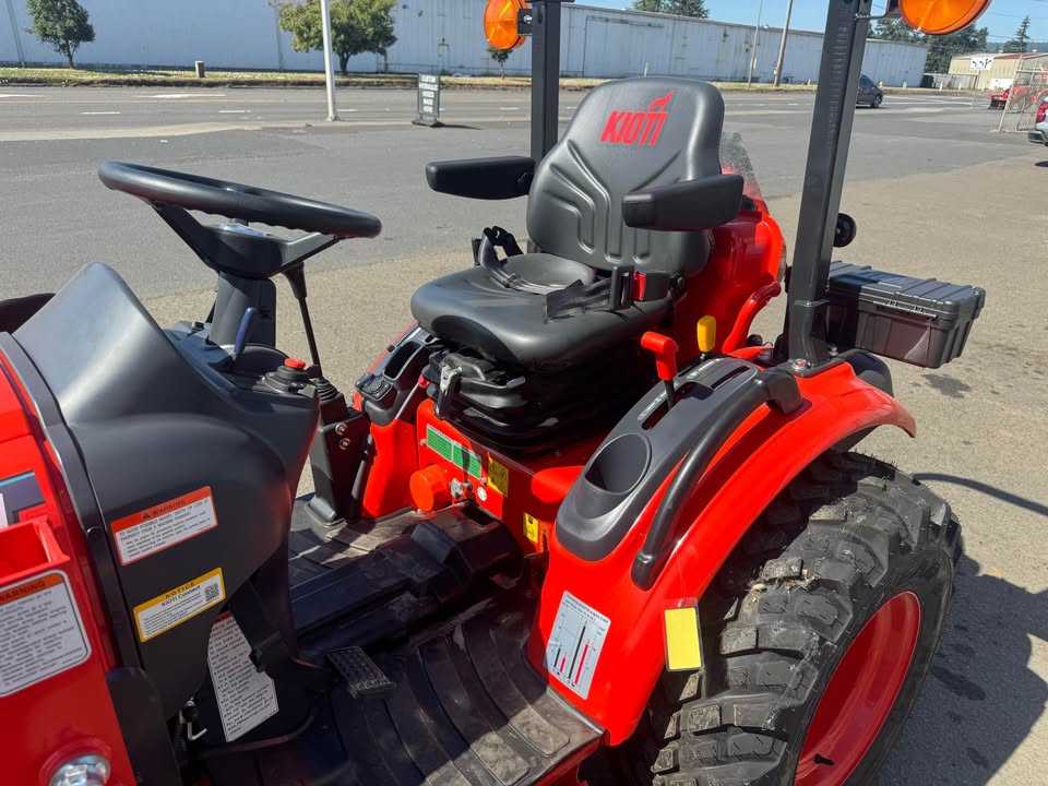 CX2510 HST Kioti Tractor and KL2510 Loader