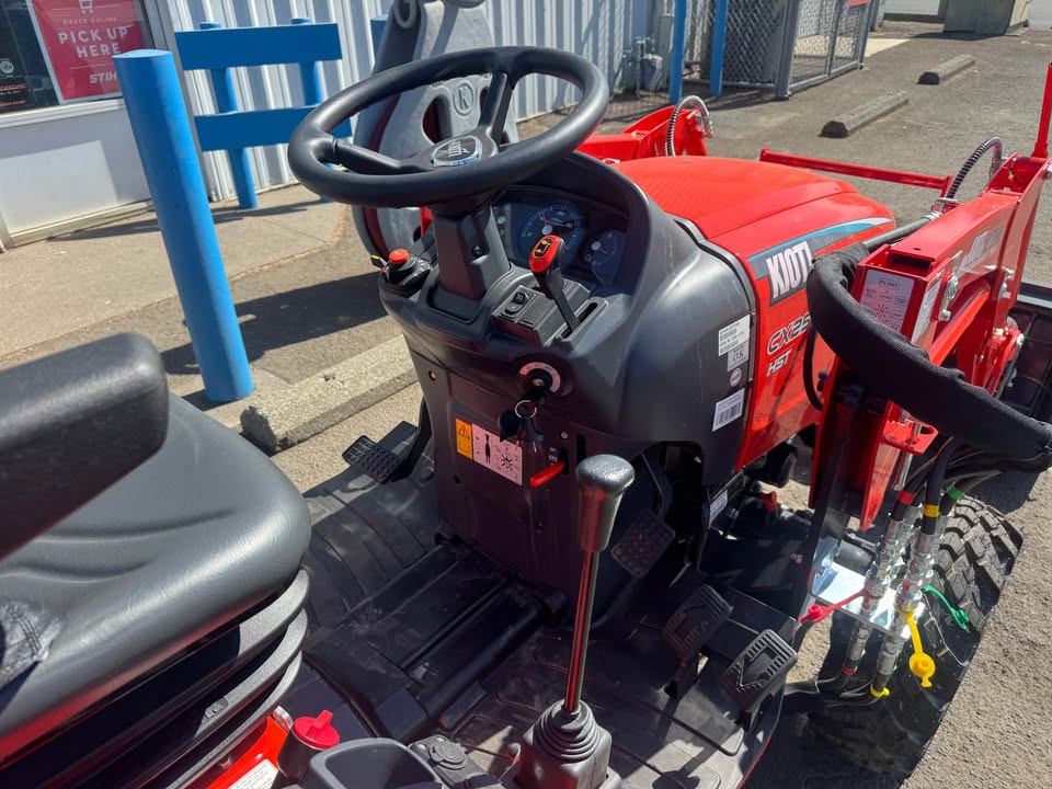 CX2510 HST Kioti Tractor and KL2510 Loader