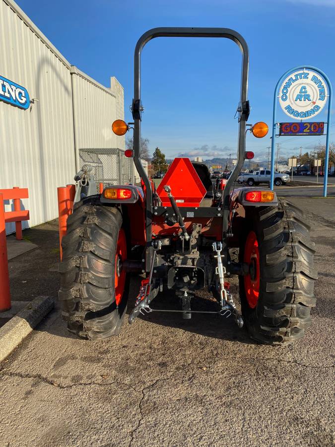 DK5310 SE HST Kioti Tractor with KL5520 Loader. Cowlitz River Rigging